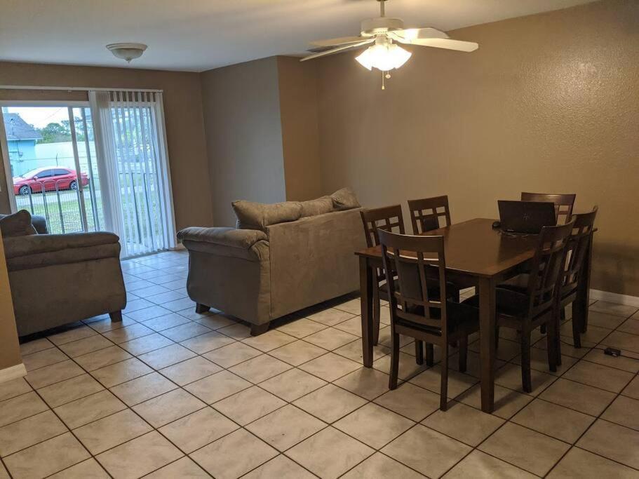 Snowbirds Escape / Vacation Gateway #A Apartment Englewood Exterior photo